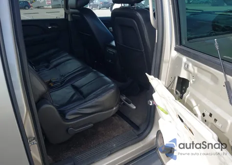 2013 Chevrolet Suburban Lt z USA, uszkodzony, nr VIN 1GNSCJE03DR205223